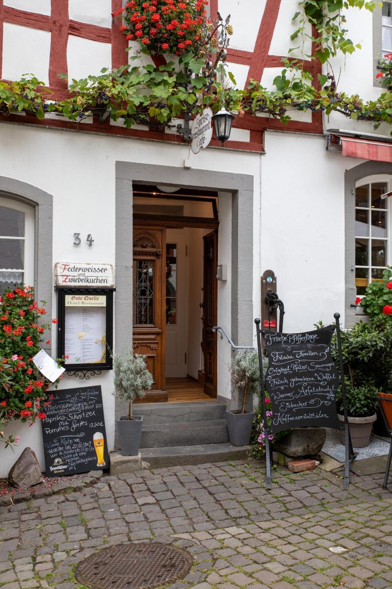 Hotel Gute Quelle Beilstein  Exteriör bild